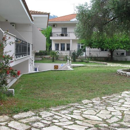 Aneton Aparthotel Hriszí Amudiá Kültér fotó