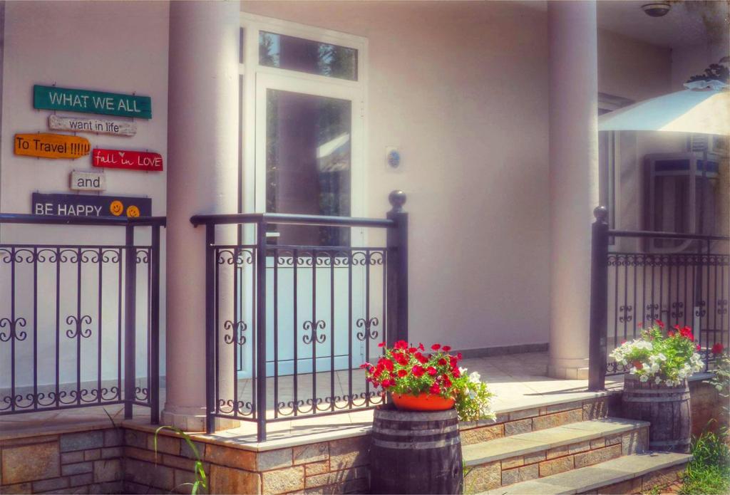 Aneton Aparthotel Hriszí Amudiá Kültér fotó