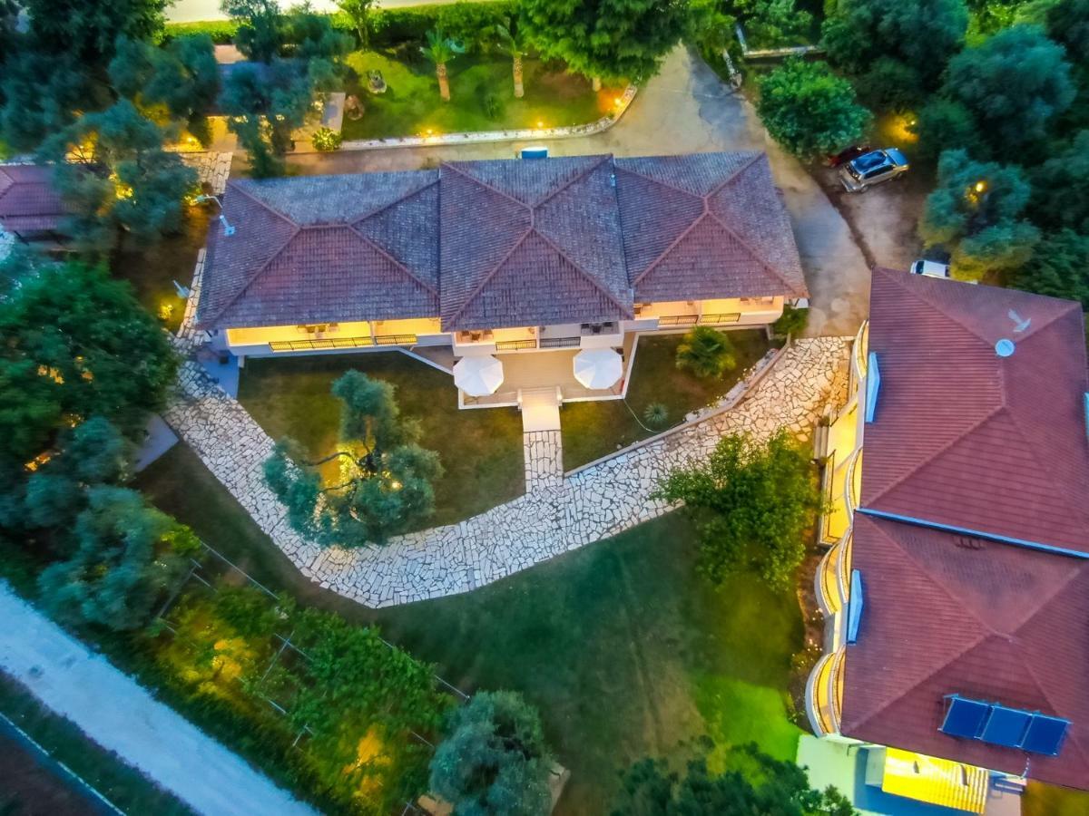 Aneton Aparthotel Hriszí Amudiá Kültér fotó