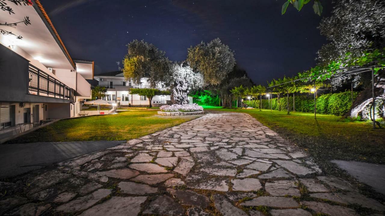 Aneton Aparthotel Hriszí Amudiá Kültér fotó