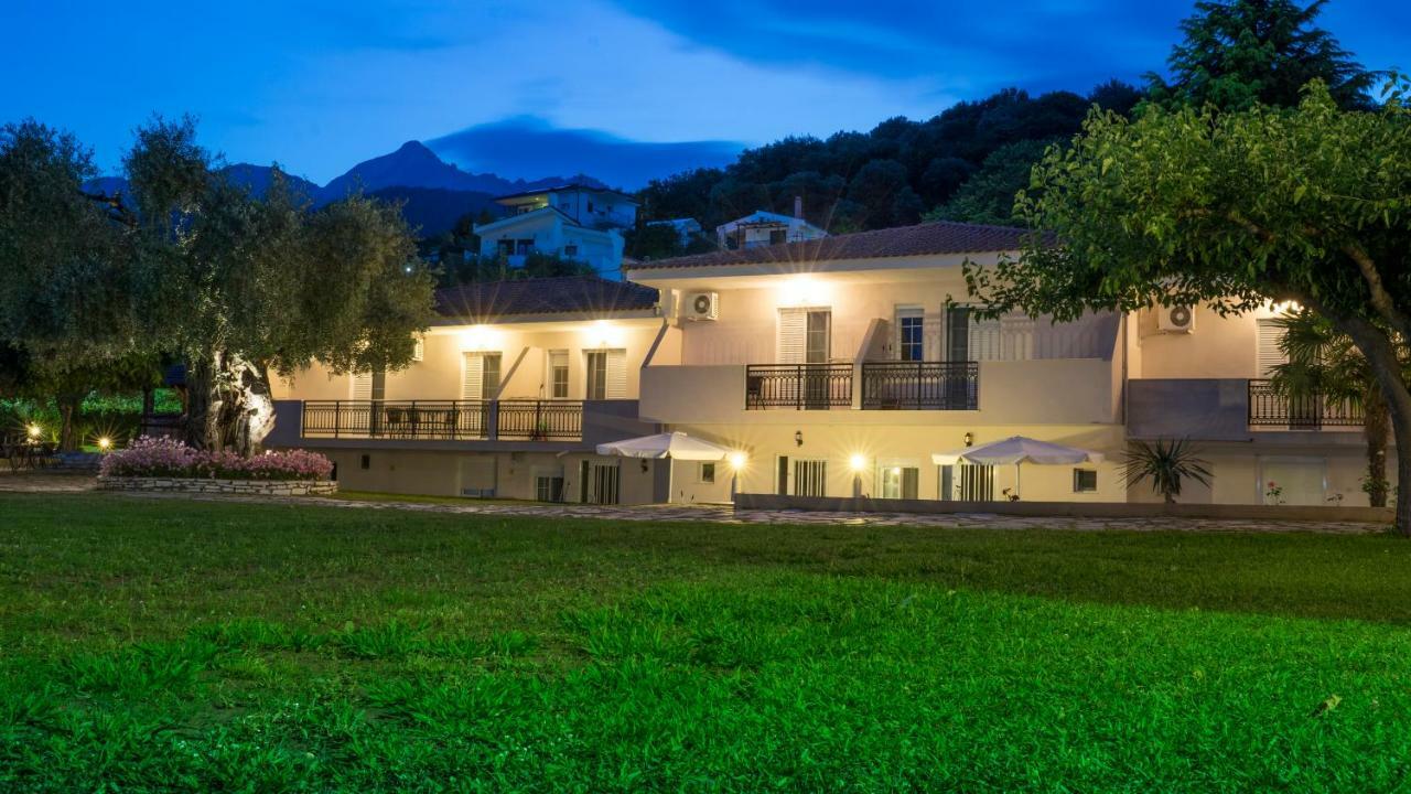 Aneton Aparthotel Hriszí Amudiá Kültér fotó